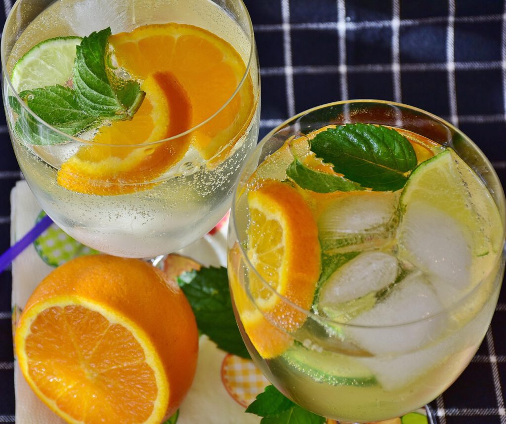 cocktail, prosecco, lime, drink, mineral water, ice cream, mint, glass, cold, lemon, mineral, summer, citrus, lemonade, healthy, leaf, liquid, refreshment, carbonic acid, the drink, naturally, fresh, soda, refreshing, delicious, thirst, fruit, juice, yellow, spring, leisure time, alcoholic, to celebrate, alcohol, party, spirit, mixed drink, nature, bottles